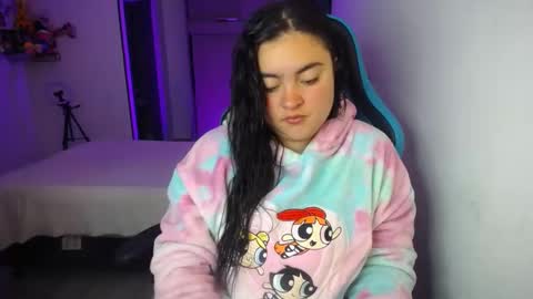 Snapshot of dumont_model chatting on 23, 9, 2025 Nicole   online show from 23, 9, 2025