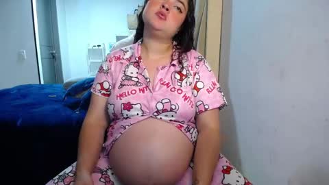 Snapshot of dumont_model chatting on 22, 5, 2026 Nicole online show from 22, 5, 2026