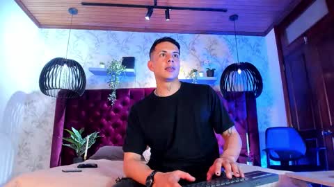 Dustin Sonne online show from 30, 11, 2025