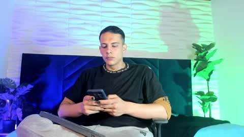 Dustin Sonne online show from 2, 4, 2026