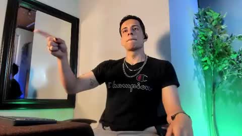 Snapshot of dustin_sonne chatting on 20, 7, 2026 Dustin Sonne online show from 20, 7, 2026