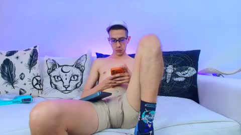 Snapshot of dustindollin_ chatting on 11, 6, 2026 Dustin Dollin online show from 11, 6, 2026
