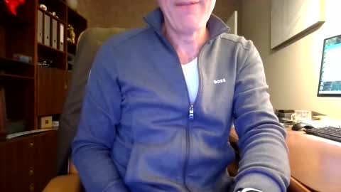 Submiisve Dutch online show from 5, 10, 2025