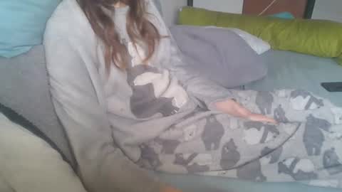 Snapshot of dv3nd3 chatting on 5, 2, 2026 dv3nd3 online show from 5, 2, 2026