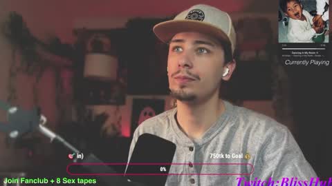 Snapshot of dylandaniel69 chatting on 10, 3, 2025 Dylan Daniel 7.8 online show from 10, 3, 2025