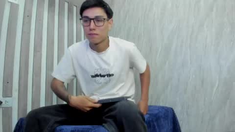 Snapshot of dylanxscot chatting on 21, 5, 2026 dylanxscot online show from 21, 5, 2026