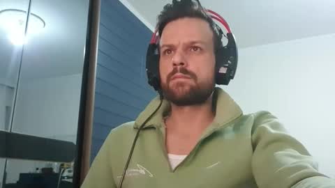 Snapshot of eaglecrm chatting on 20, 11, 2025 eaglecrm online show from 20, 11, 2025