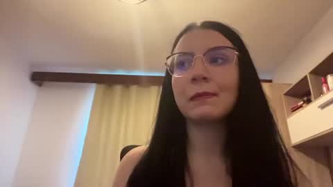 Snapshot of earleneflight chatting on 20, 6, 2026 Nora online show from 20, 6, 2026