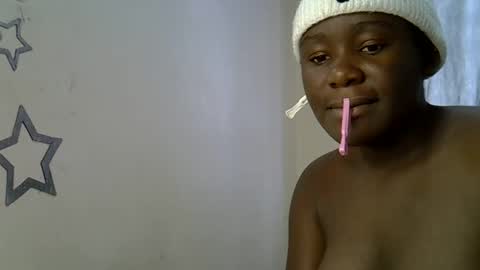 Snapshot of ebonnyqueeen chatting on 20, 12, 2025 Queen online show from 20, 12, 2025