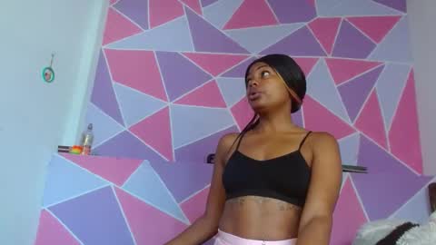 Snapshot of ebony_alika chatting on 2, 1, 2025 Alika Ashanti online show from 2, 1, 2025