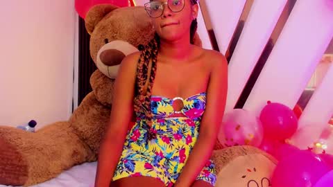 Snapshot of ebony_beautifull chatting on 14, 12, 2024 Luci online show from 14, 12, 2024
