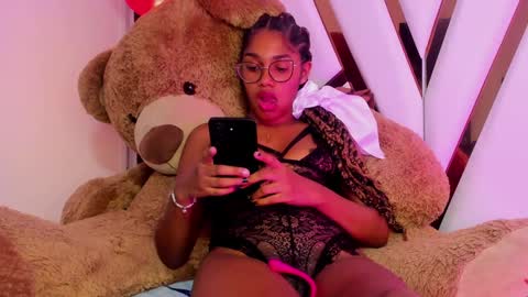 Snapshot of ebony_beautifull chatting on 15, 12, 2024 Luci online show from 15, 12, 2024