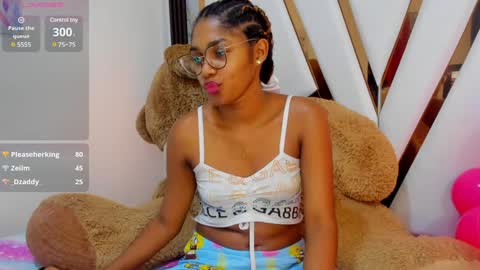 Snapshot of ebony_beautifull chatting on 17, 12, 2024 Luci online show from 17, 12, 2024