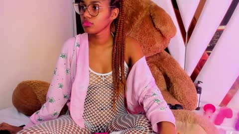 Snapshot of ebony_beautifull chatting on 28, 12, 2024 Luci online show from 28, 12, 2024