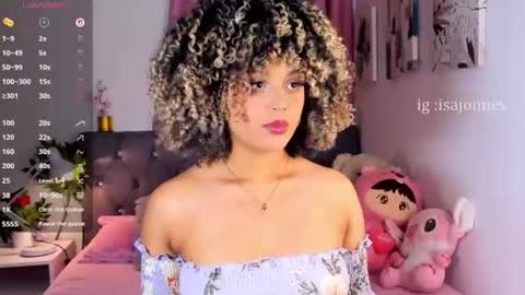 Snapshot of ebony_curly2 chatting on 27, 7, 2026 isa online show from 27, 7, 2026