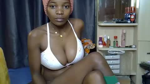 Snapshot of ebony_j chatting on 1, 4, 2026 ebony_j online show from 1, 4, 2026