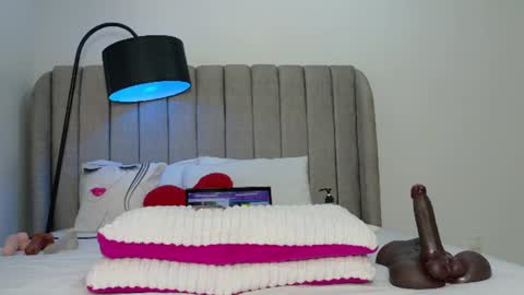 ebony_pearl69 online show from 6, 8, 2026