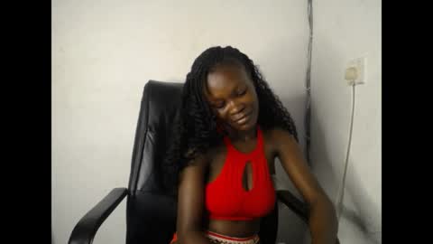 Snapshot of ebony_petitegirl chatting on 8, 4, 2026 Lilly online show from 8, 4, 2026