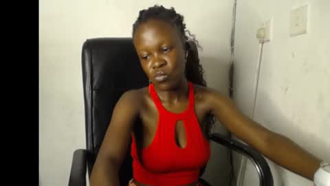 Snapshot of ebony_petitegirl chatting on 13, 5, 2026 Lilly online show from 13, 5, 2026