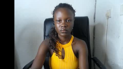 Snapshot of ebony_petitegirl chatting on 18, 5, 2026 Lilly online show from 18, 5, 2026
