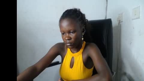 Snapshot of ebony_petitegirl chatting on 19, 5, 2026 Lilly online show from 19, 5, 2026