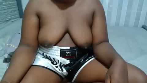 Snapshot of ebony_sabrina chatting on 7, 5, 2026 Sabrina online show from 7, 5, 2026