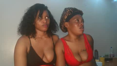 Ebony squiter online show from 13, 12, 2025