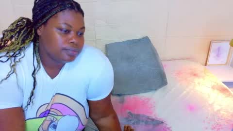 Snapshot of ebony_sugar_mommy chatting on 17, 6, 2026 MILENA online show from 17, 6, 2026