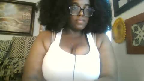 Snapshot of ebonybigtitqueen0 chatting on 20, 5, 2026 ebonybigtitqueen0 online show from 20, 5, 2026