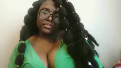 Snapshot of ebonybigtitqueen3 chatting on 14, 11, 2025 ebonybigtitqueen3 online show from 14, 11, 2025