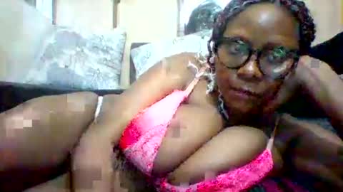 Snapshot of ebonybussy chatting on 23, 2, 2025 MAMITO online show from 23, 2, 2025
