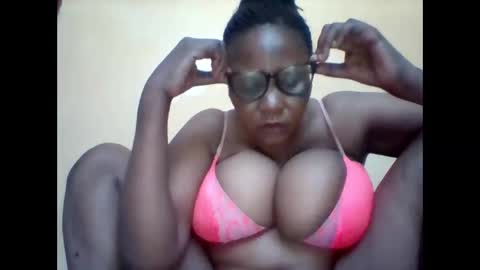 Snapshot of ebonybussy chatting on 19, 9, 2025 MAMITO online show from 19, 9, 2025