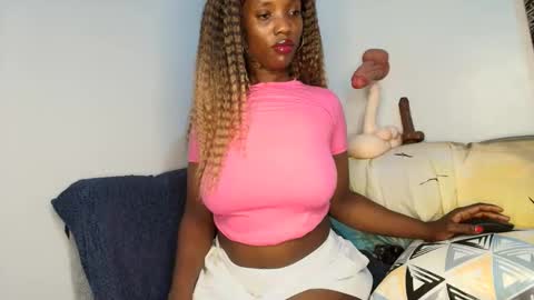 Ebony Melanie online show from 7, 5, 2026