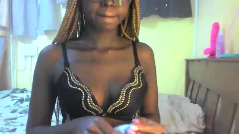 Ebonymuse2 online show from 14, 4, 2026