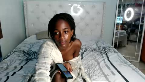 Snapshot of ebonypetitequeen chatting on 2, 7, 2026 Maya online show from 2, 7, 2026