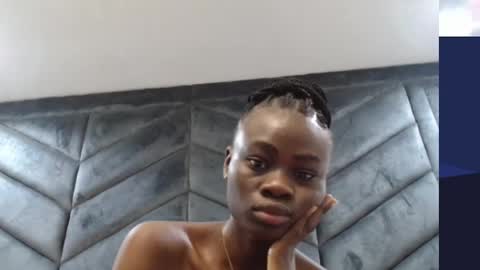 Snapshot of ebonypetiti chatting on 3, 11, 2025 queen online show from 3, 11, 2025