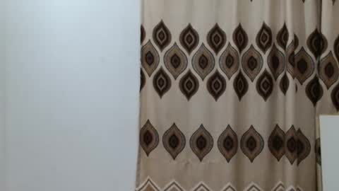 Snapshot of ebonypetiti chatting on 4, 2, 2026 queen online show from 4, 2, 2026