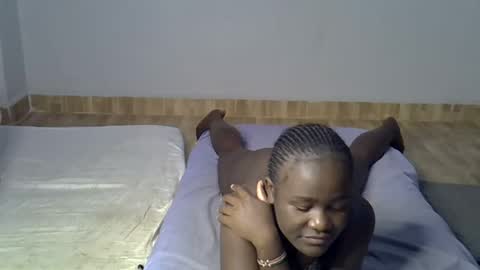 Snapshot of ebonyrapunzelle chatting on 1, 7, 2026 ebonyrapunzelle online show from 1, 7, 2026