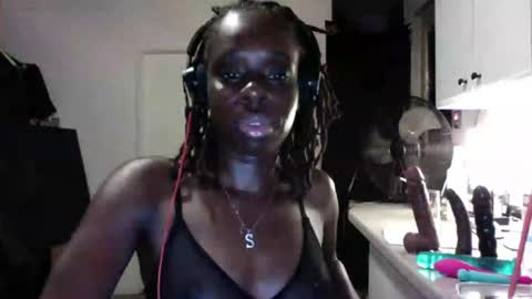 ebonyroseluv online show from 2, 8, 2026