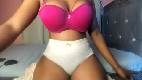 Snapshot of ebonysmiles00 chatting on 10, 5, 2026 ebonysmiles00 online show from 10, 5, 2026