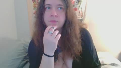 Snapshot of echosol17 chatting on 22, 4, 2026 Weird Echo online show from 22, 4, 2026