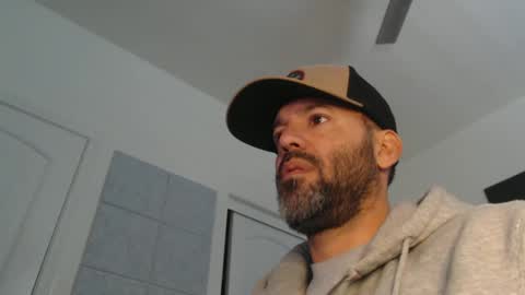 Snapshot of edge_masters chatting on 1, 1, 2025 EdgeM online show from 1, 1, 2025