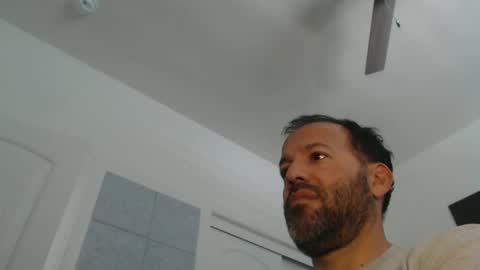 Snapshot of edge_masters chatting on 24, 2, 2025 EdgeM online show from 24, 2, 2025