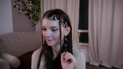 Lisa  online show from 13, 3, 2026