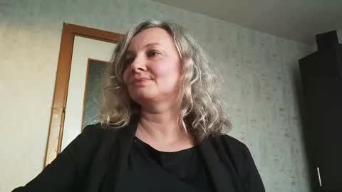 Snapshot of edithmanning chatting on 4, 5, 2026 edithmanning online show from 4, 5, 2026