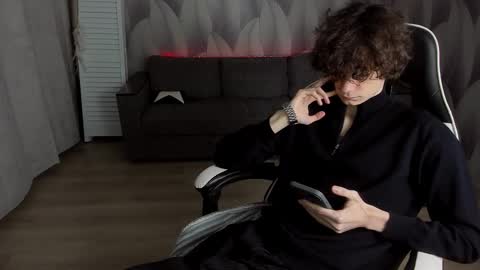 edvardblare online show from 10, 10, 2025