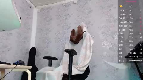 Snapshot of eesprit chatting on 10, 9, 2025 Daniel and Alex online show from 10, 9, 2025