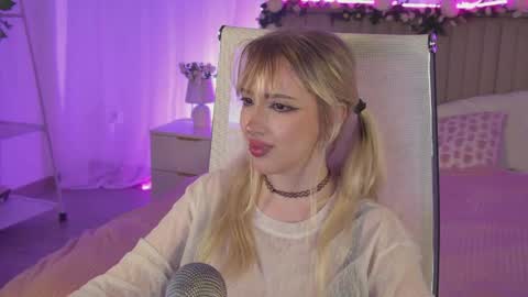 EVA NON NUDE online show from 6, 5, 2026