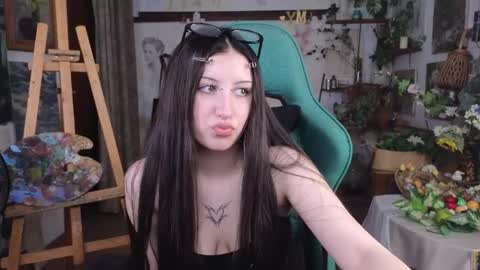 effiemeowley online show from 16, 4, 2026