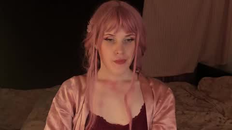 Effie Mur online show from 17, 12, 2024